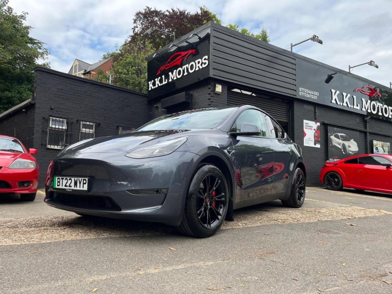 TESLA MODEL Y
