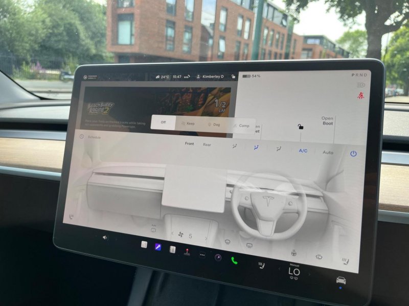 TESLA MODEL 3