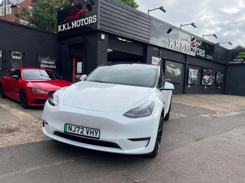 TESLA MODEL Y