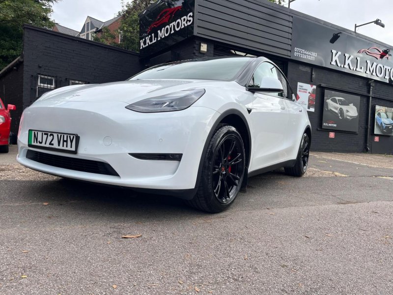 TESLA MODEL Y