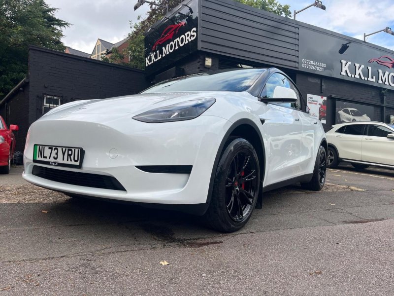 TESLA MODEL Y
