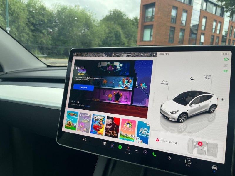 TESLA MODEL Y