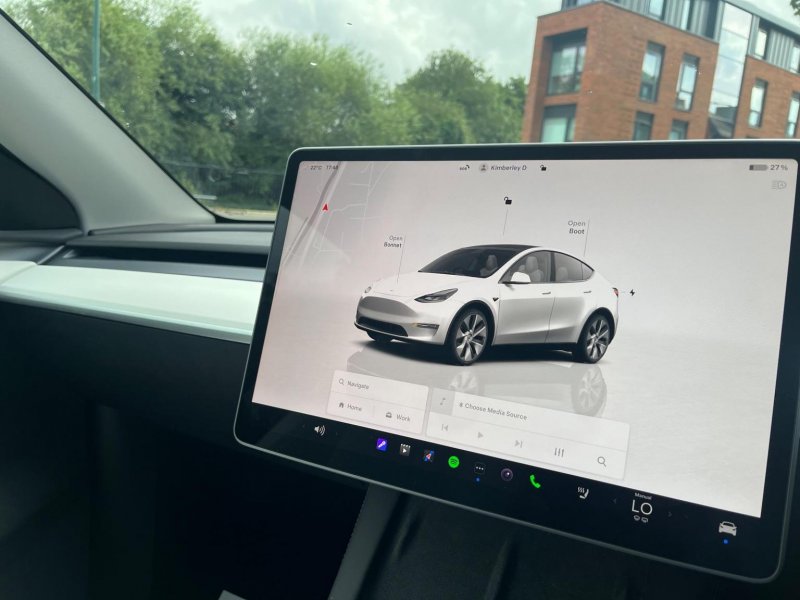 TESLA MODEL Y