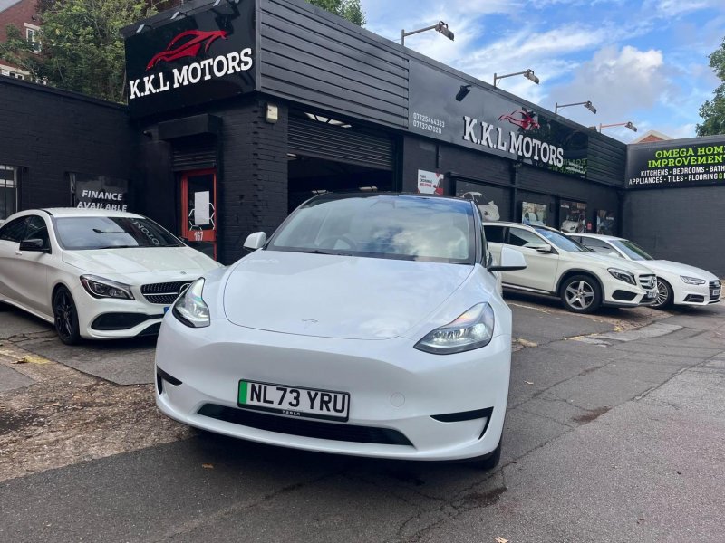 TESLA MODEL Y
