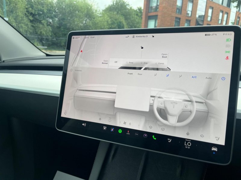 TESLA MODEL Y