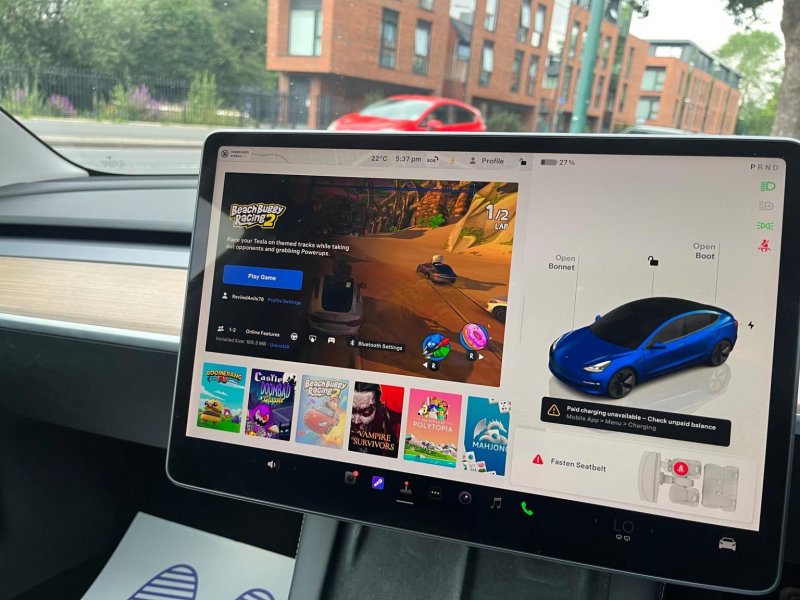 TESLA MODEL 3