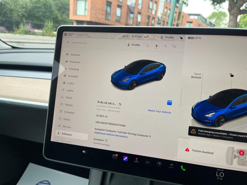 TESLA MODEL 3