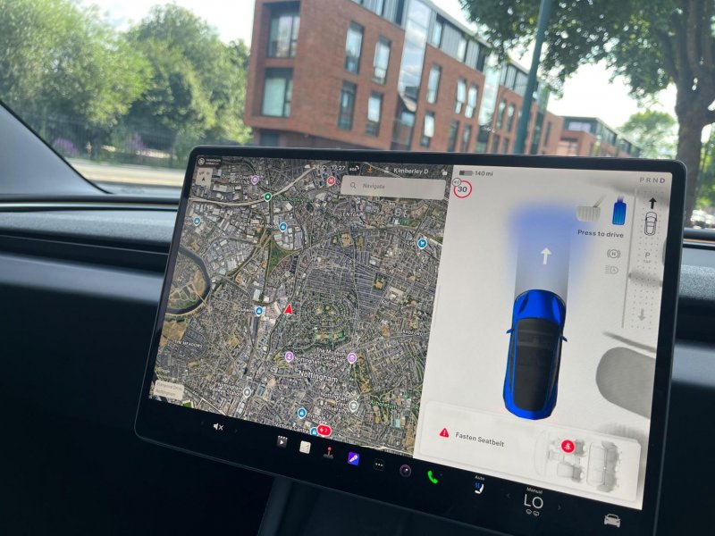TESLA MODEL 3