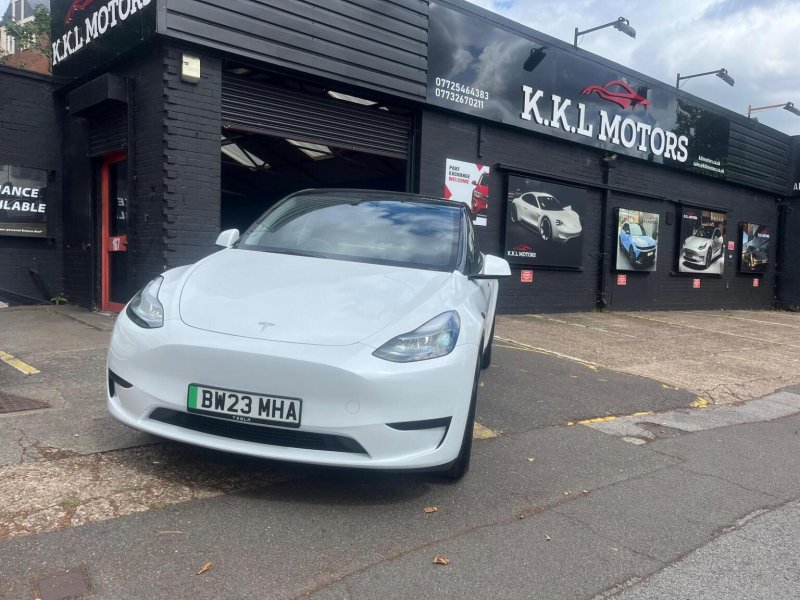 TESLA MODEL Y