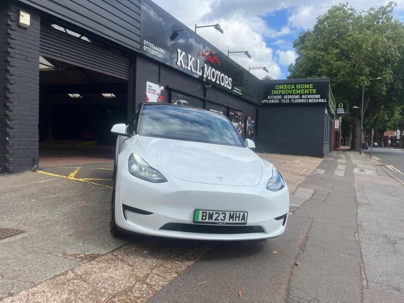 TESLA MODEL Y