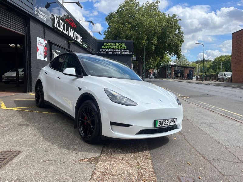 TESLA MODEL Y