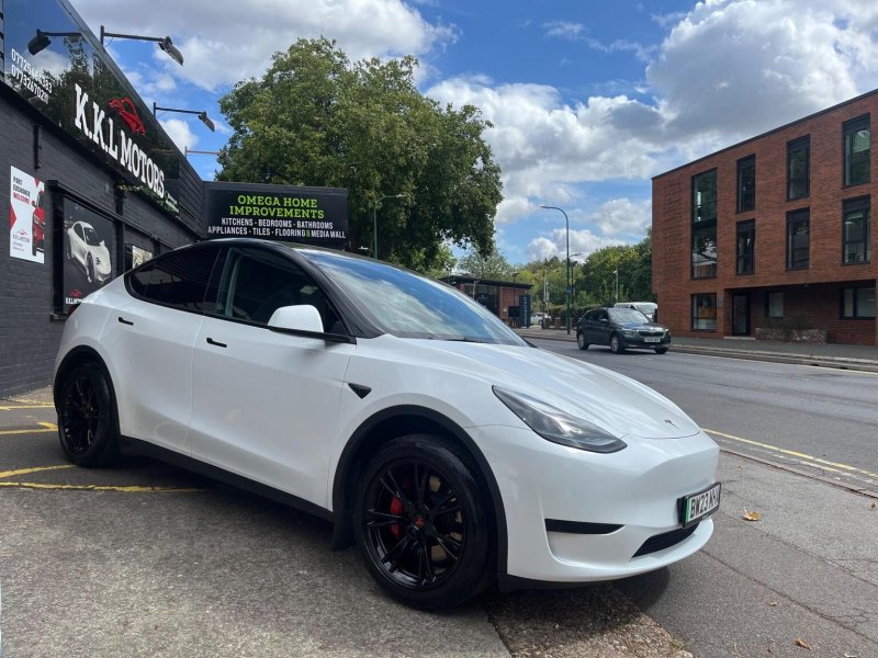 TESLA MODEL Y
