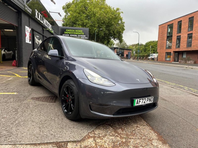 TESLA MODEL Y