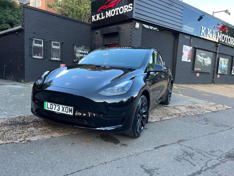 TESLA MODEL Y