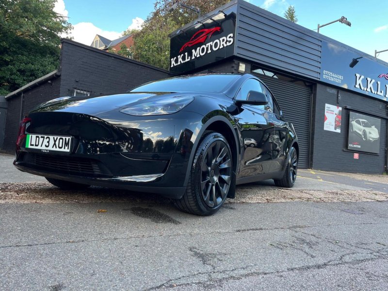 TESLA MODEL Y