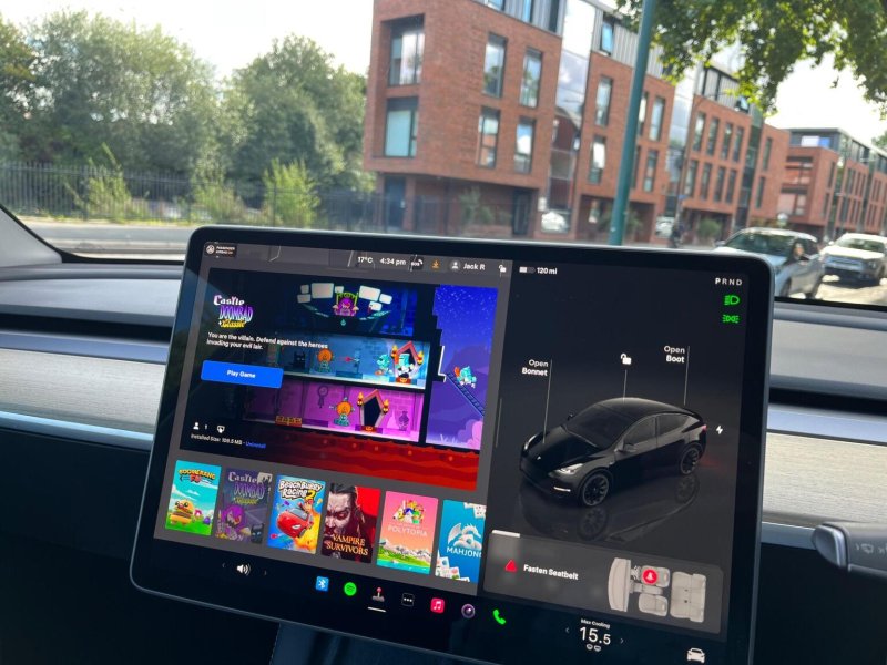 TESLA MODEL Y
