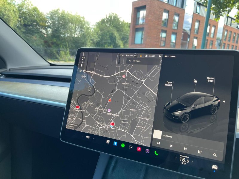 TESLA MODEL Y