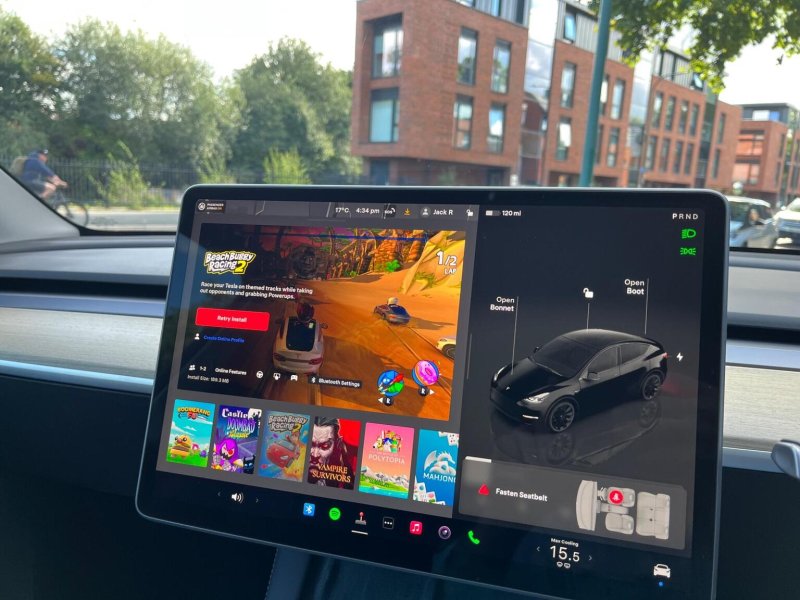 TESLA MODEL Y