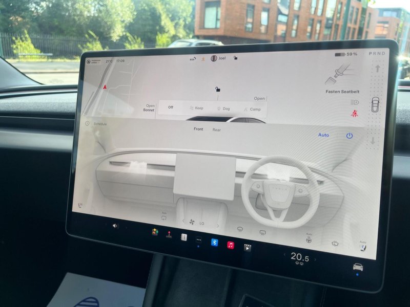 TESLA MODEL 3