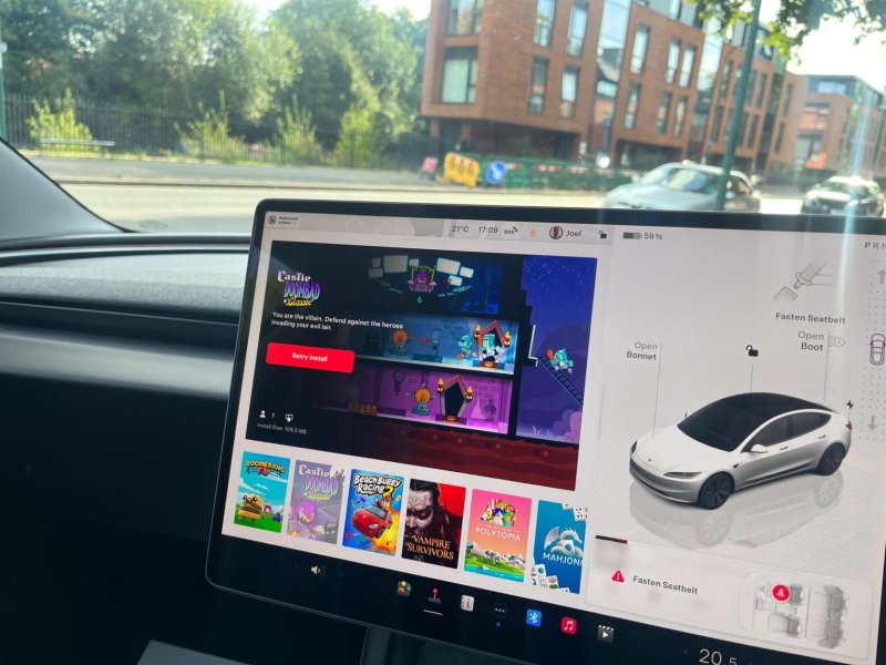 TESLA MODEL 3