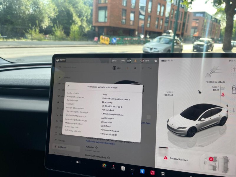 TESLA MODEL 3