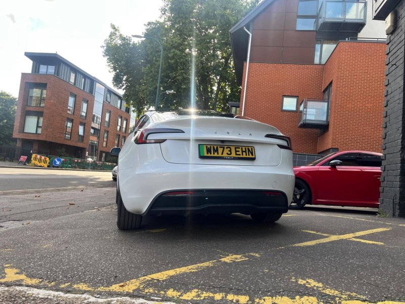 TESLA MODEL 3