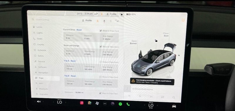 TESLA MODEL 3