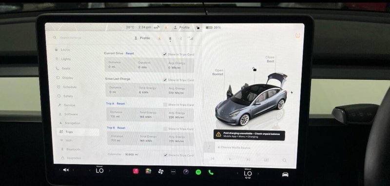 TESLA MODEL 3