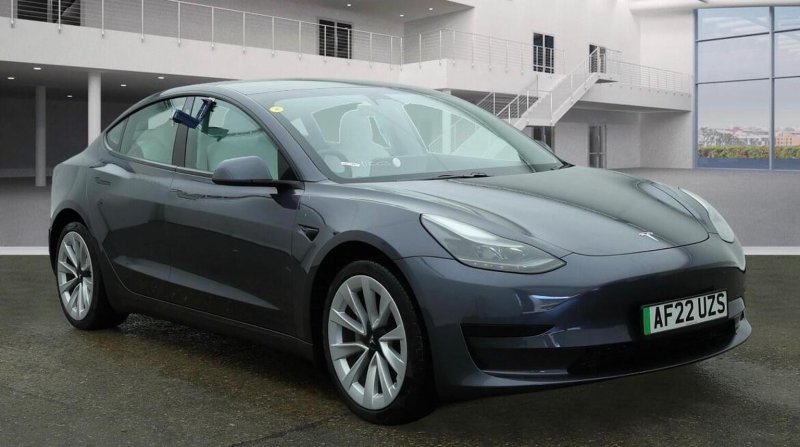 TESLA MODEL 3