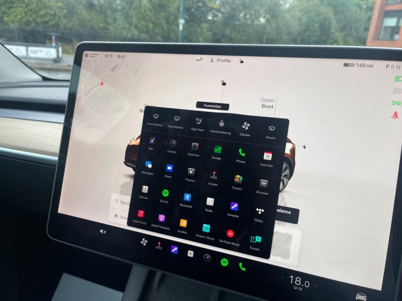 TESLA MODEL Y
