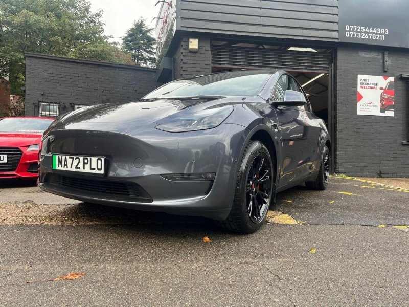 TESLA MODEL Y