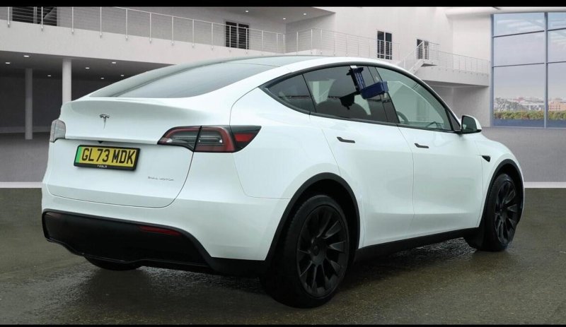 TESLA MODEL Y