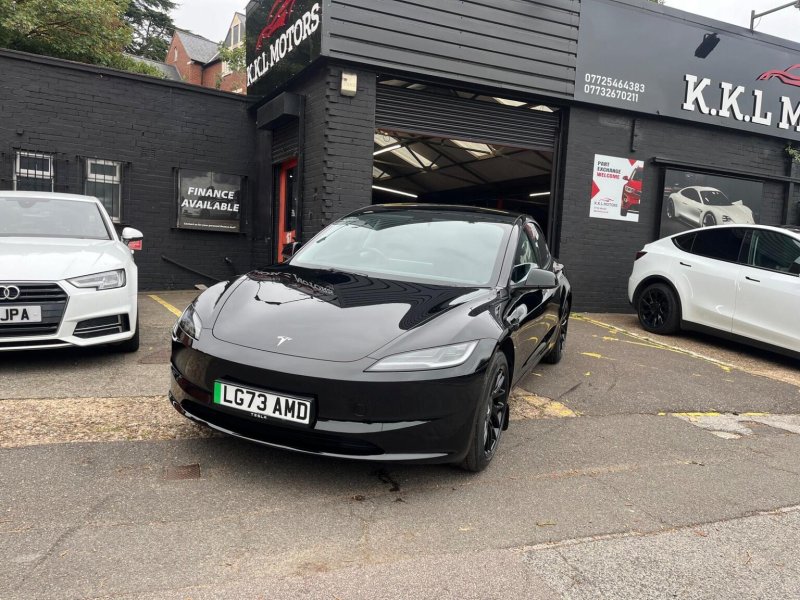 TESLA MODEL 3