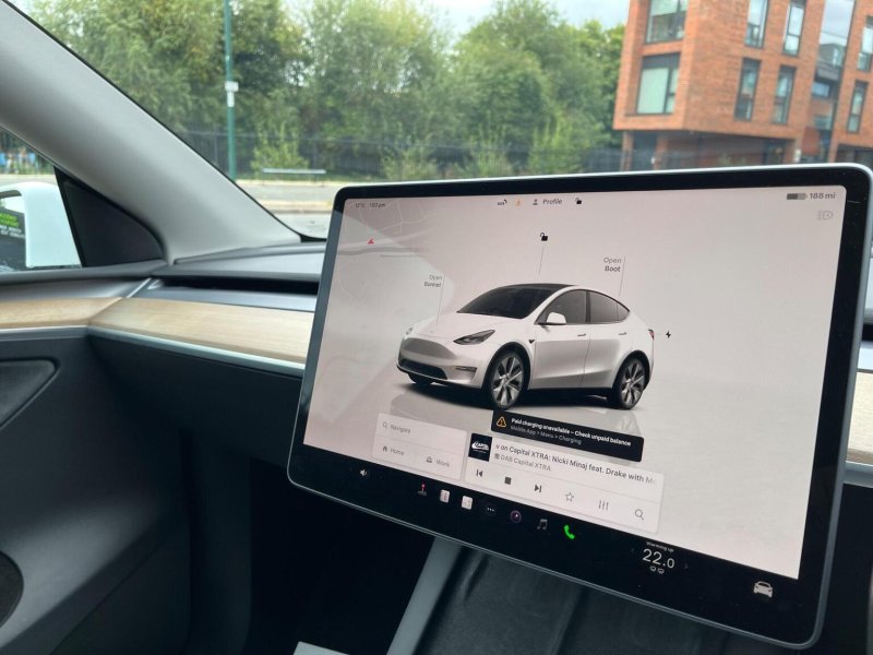 TESLA MODEL Y