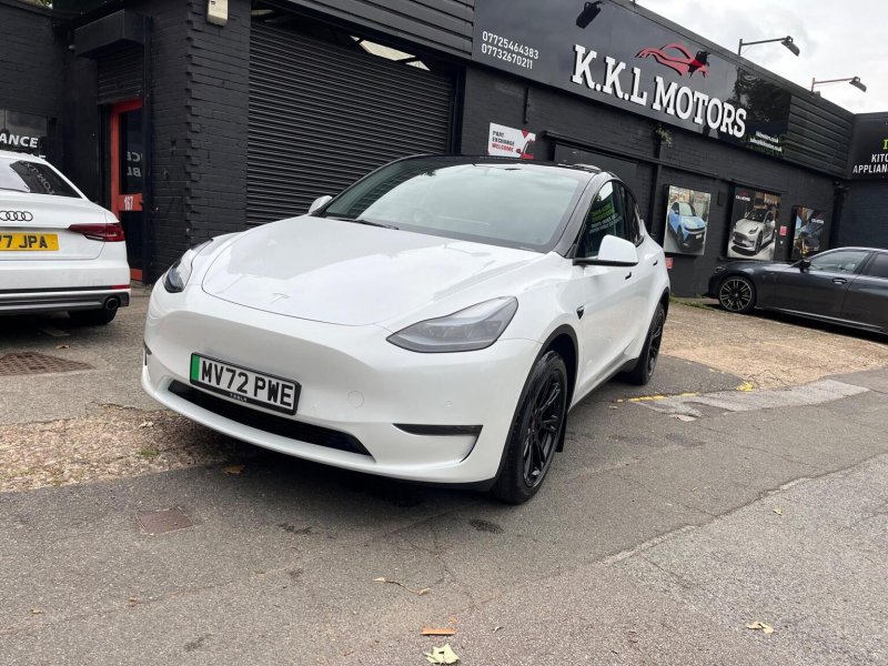 TESLA MODEL Y