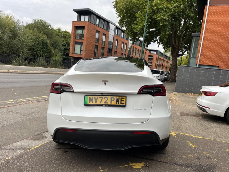 TESLA MODEL Y