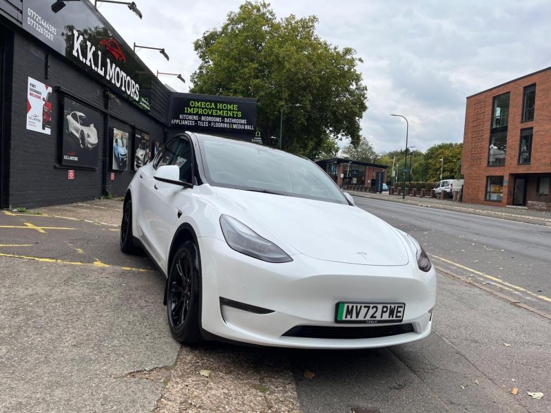 TESLA MODEL Y