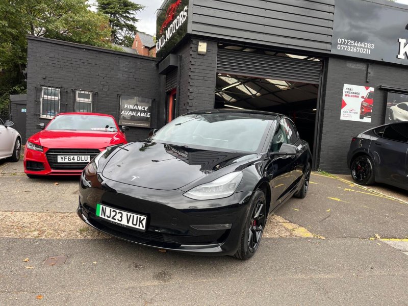 TESLA MODEL 3