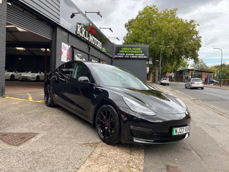 TESLA MODEL 3