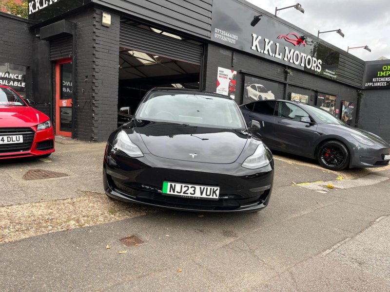 TESLA MODEL 3