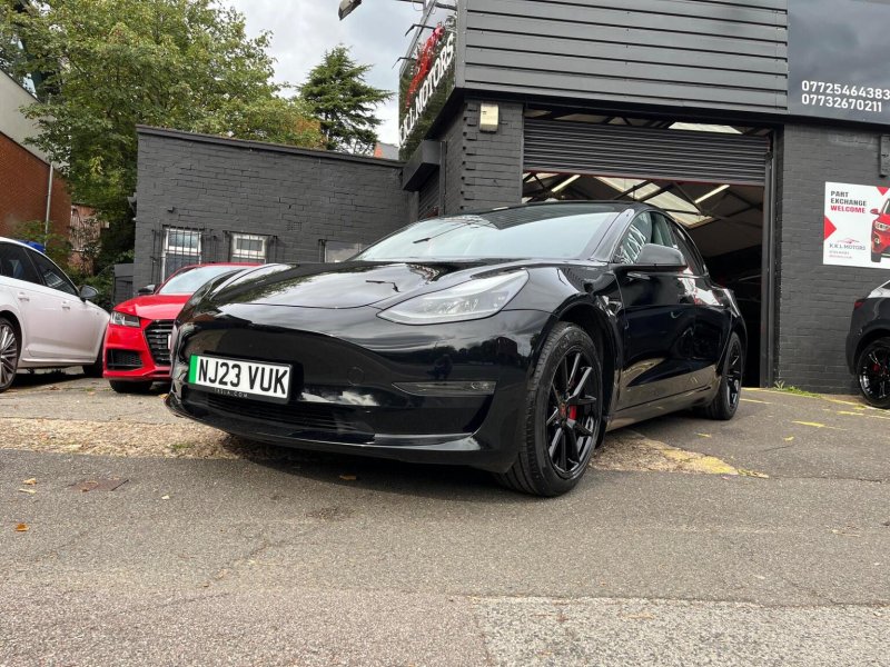 TESLA MODEL 3