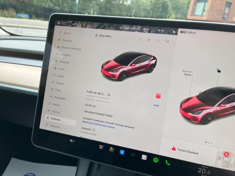 TESLA MODEL 3