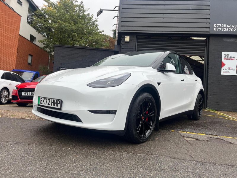 TESLA MODEL Y