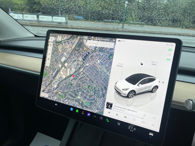 TESLA MODEL Y