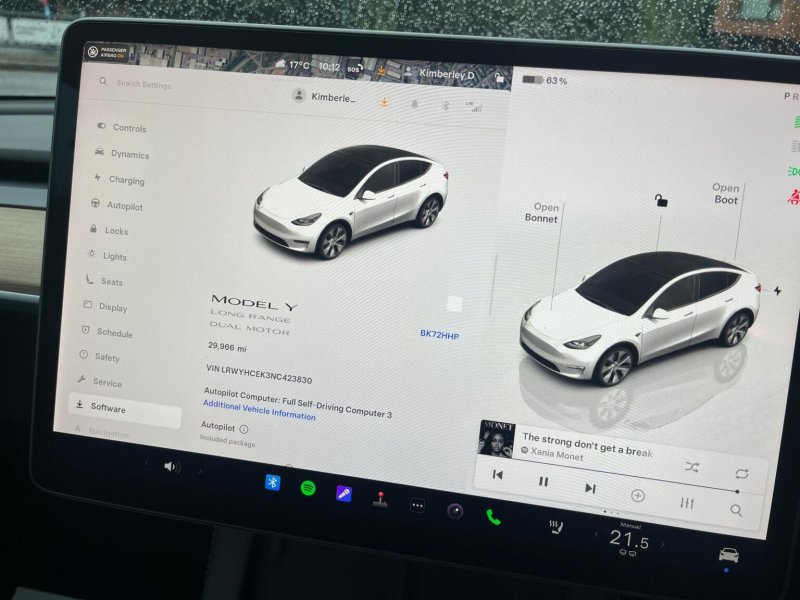 TESLA MODEL Y