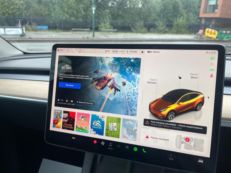 TESLA MODEL Y