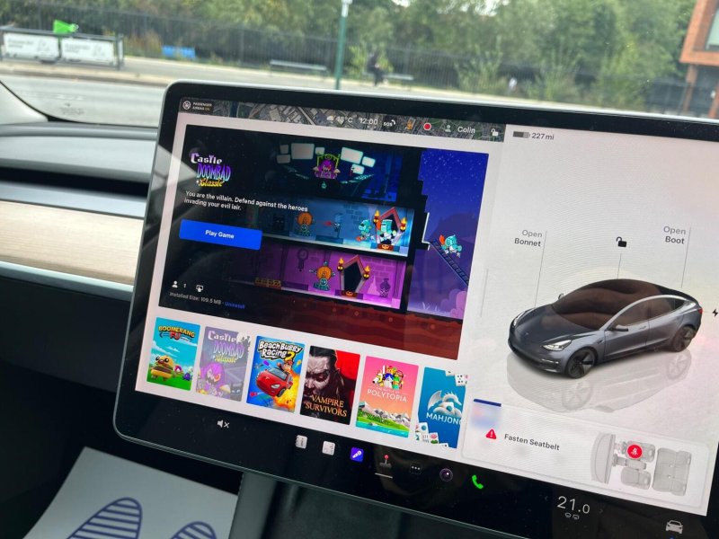 TESLA MODEL 3