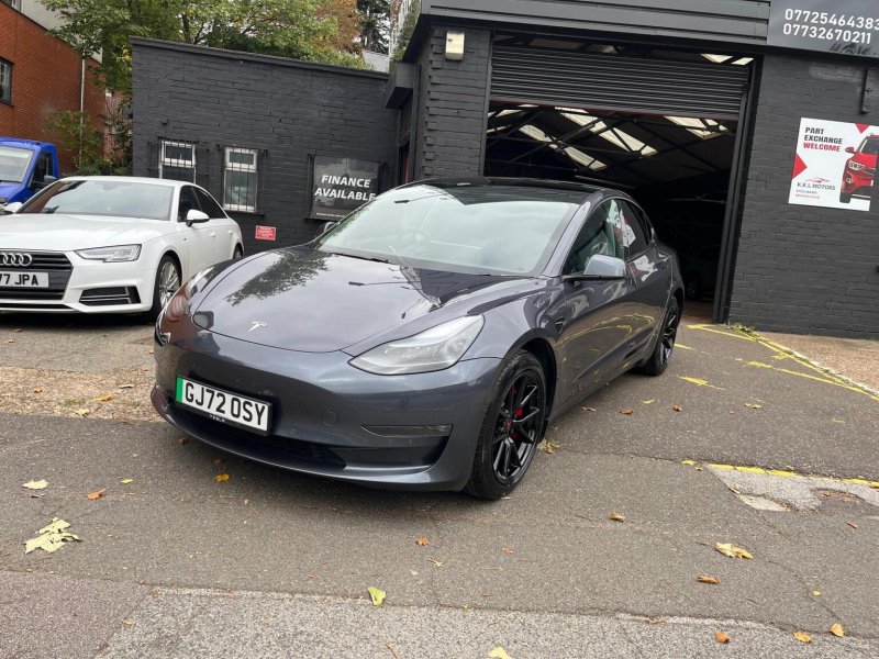 TESLA MODEL 3