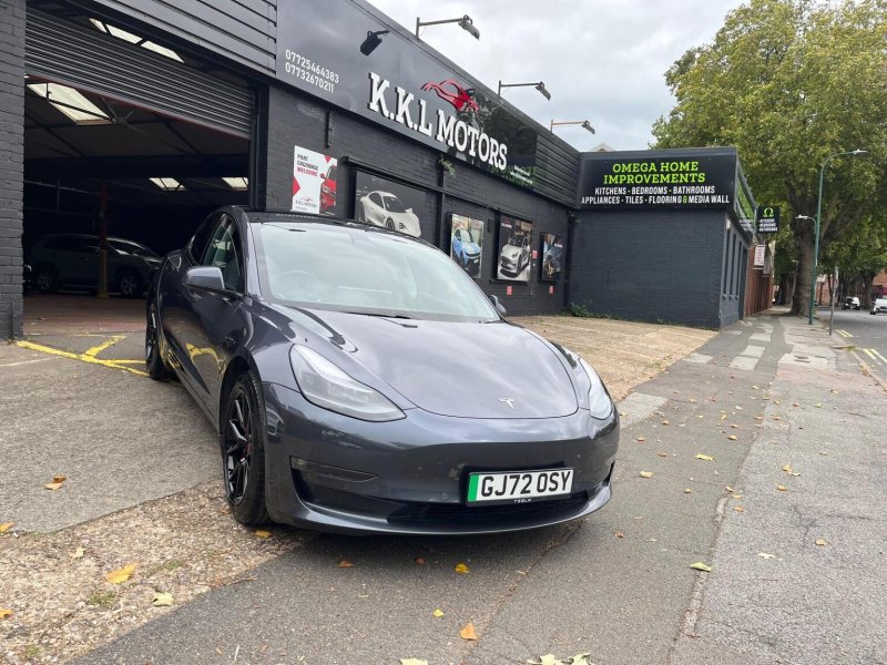 TESLA MODEL 3