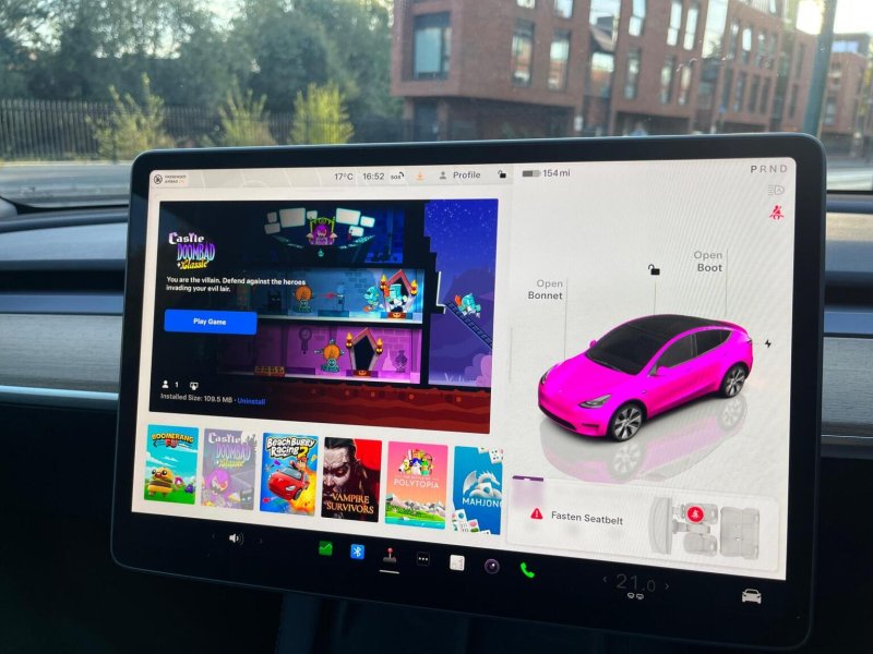 TESLA MODEL Y